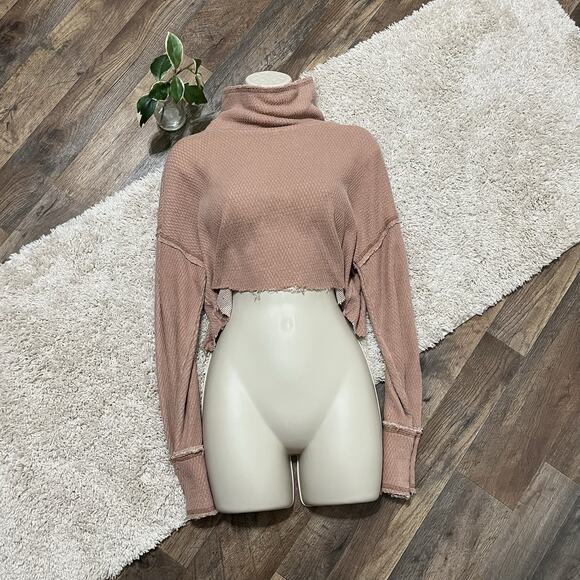 Urban Outfitters Out From Under Medium Orange Turtleneck Frayed Crop Top - Picture 1 of 5